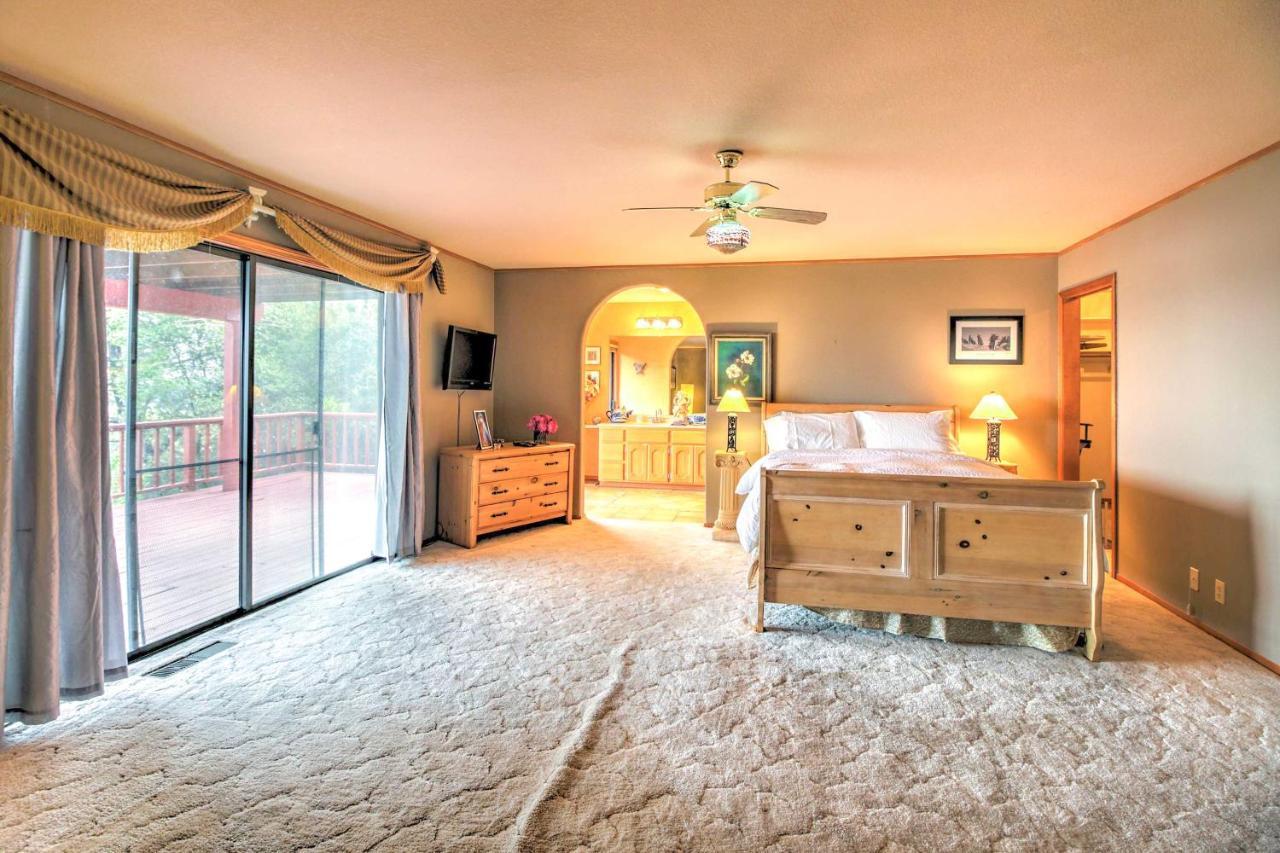 Spacious Kelseyville Home With Large Lakefront Deck! Exterior photo